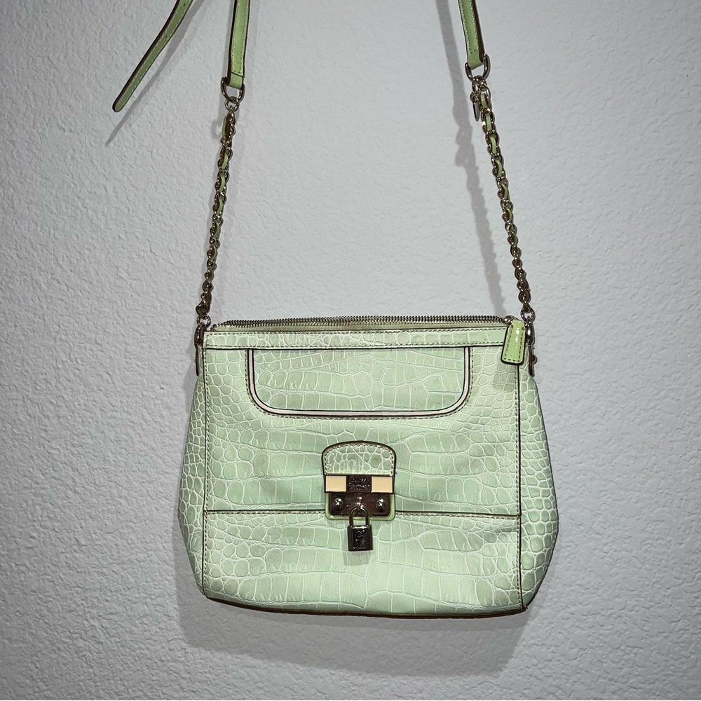 NWOT - Guess - Green Snakeskin Print Crossbody Bag